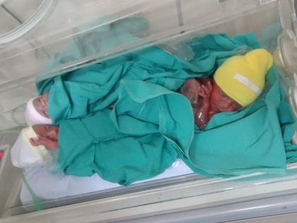 Victoria, Julieta y Delfina Chainski Catalá nacieron el 25 de julio, a las 10:02, 10:03 y 10:05 horas