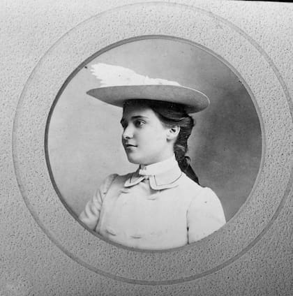 Victoria, la mayor de las hermanas Ocampo, cuando tenía 11 años.