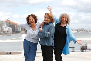 Madre e hijas unidas en la pasión por el teatro celebran medio siglo de trabajo en familia