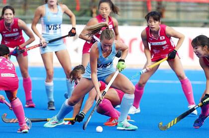 Victoria Sauze maniobra entre varias japonesas