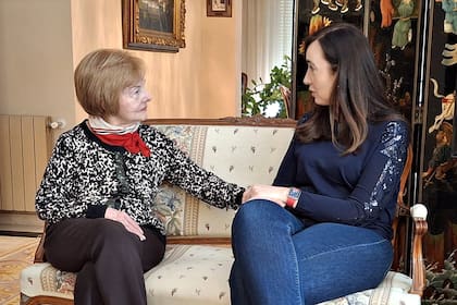 Victoria Villarruel con Isabel Martínez de Perón