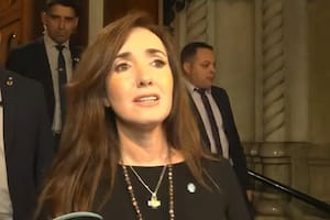 Villarruel se bajó del homenaje a Francisco para no sacarse una foto con Adorni