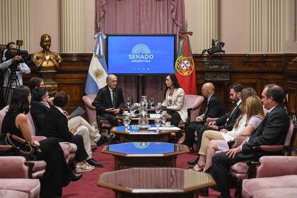 Victoria Villarruel recibió al embajador de Portugal