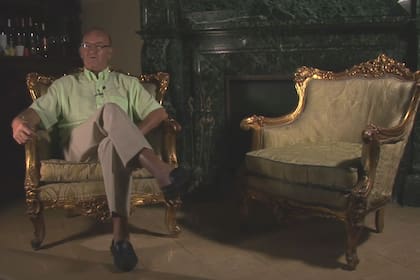 Victorio Carbonell, el mozo que le servía a Perón e Isabel el pollo al horno con papas cubierto por una campana de metal cuando la pareja se hospedaba en un palacete con vista al mar