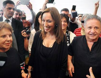 Vidal, entre “Chiche” y Eduardo Duhalde