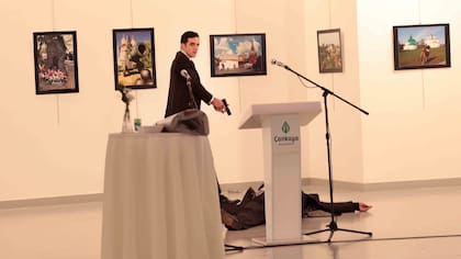 Video del asesinato del embajador ruso en Turquía