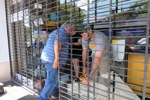 Vidrios destrozados, las consecuencias de la explosión