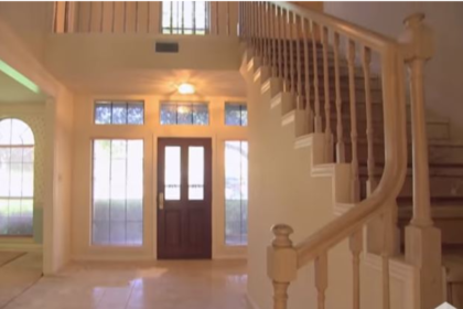 Viejas escalera e ingeso del hogar. Imagen: HGTV