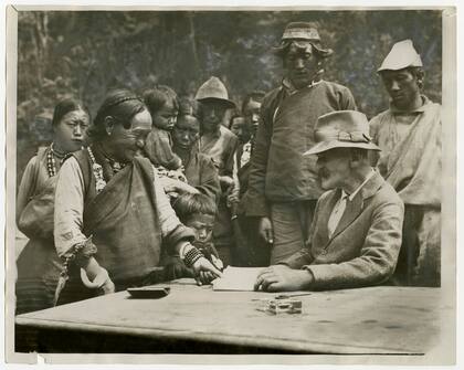 El pagador de la expedición de 1924 tomó las huellas dactilares de algunas de las personas a menudo ignoradas de la región que asistieron al equipo