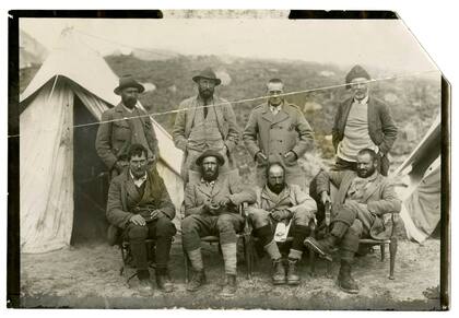 Miembros de la expedición de reconocimiento de 1921, que pusieron las bases para el intento de alcanzar la cima de 1922