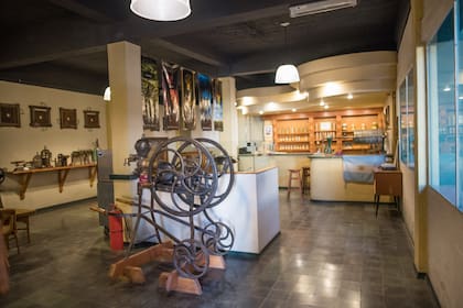 Viejas máquinas se mezclan con productos para probar