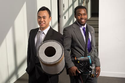 Viet Tran y Seth Roberson, los estudiantes de ingeniería que desarrollaron un extintor que utiliza el sonido para apagar el fuego