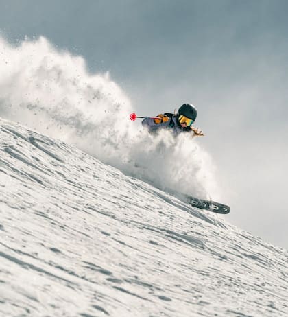 Vietti compite en el freeride, una variante del esquí y del snowboard que se practica fuera de pista y sobre nieve que no fue trabajada