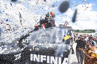 Rossi ganó su sexta corona del TC 2000 en Junín y quedó a una de Traverso