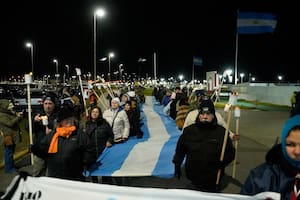 Multitudinaria vigilia por Malvinas: viajaron gobernadores y referentes del oficialismo y la oposición