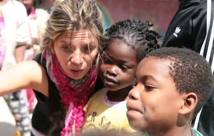 Vika se empezó a interesar por la condición humana en su casa, con tantos hermanos por lo que le era muy llamativo estudiar sus diferencias, cercanías y colores