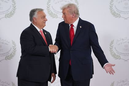 Viktor Orban y Donald Trump durante una reciente cumbre en Egipto por la guerra de Gaza