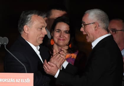 Viktor Orban y Zoltan Balog