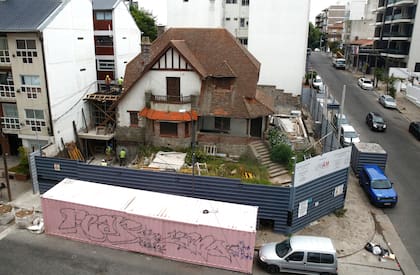 Villa Celia cumplirá su centenario el año próximo, para cuando ya estará restaurada a nuevo y convertida en la nueva sede de Sarasanegro, el restaurante de mayor prestigio de la ciudad