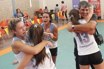 Villa Dora debutó con un triunfo en Brasil