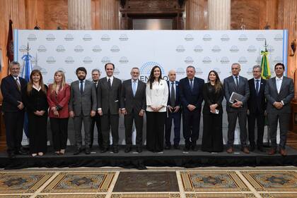 Villarruel recibió al embajador de Brasil, Julio Bitelli.