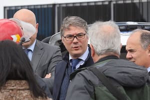 Insistentes mensajes por chat y llamadas de madrugada entre la jueza Servini y el juez Villena