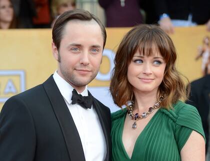 Vincent Kartheiser y Alexis Bledel