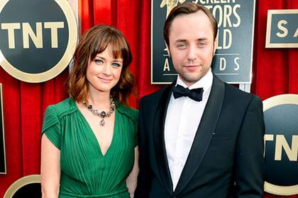 Vincent Kartheiser y Alexis Bledel eran amantes en "Mad Men" y hoy están comprometidos