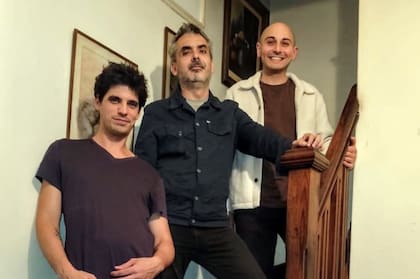 Vincenzo creó un espectáculo de tango llamado Entre Charcos, donde actúa y canta junto a Andrés Cáceres e Ignacio Infantino Almeida.