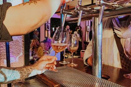 Vino tirado artesanal: una propuesta innovadora.