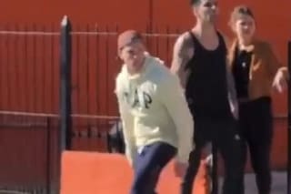 Tenía prisión domiciliaria y tobillera electrónica, pero salió a disparar en medio de una pelea vecinal