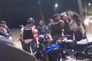 Abuso policial en Quilmes: un efectivo insultó y le pegó a una mujer durante un control a motociclistas