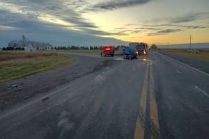 Tres personas murieron en un violento choque entre un camión y una camioneta