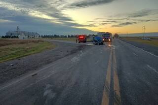 Tres personas murieron en un violento choque entre un camión y una camioneta