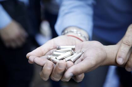 Violento enfrentamiento en el sindicato de colectiveros, destrozaron la sede de la UTA; hubo 11 heridos y un detenido