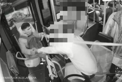 Violento intento de asalto en un colectivo en Lanús