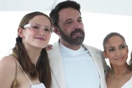 Violet Affleck, Ben Affleck y Jennifer López estuvieron juntos en la celebración del día de la Independencia de los EEUU, el 4 de julio y la adolescente sorprendió por su parecido a su madre, Jennifer Garner