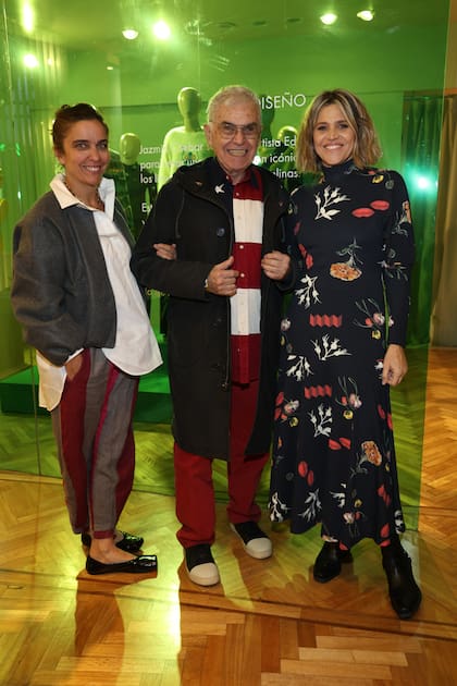 Violeta Quesada, el artista Edgardo Giménez y María Freytes.