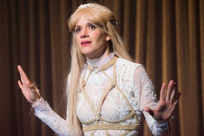 Violeta Urtizberea en Quiero decir te amo, una obra de Mariano Tenconi Blanco