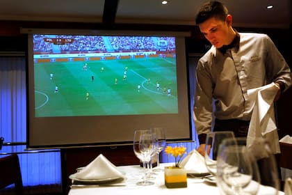 VIP del restaurante Playa Cristal, ubicado en Puerto Madero, con pantalla gigante