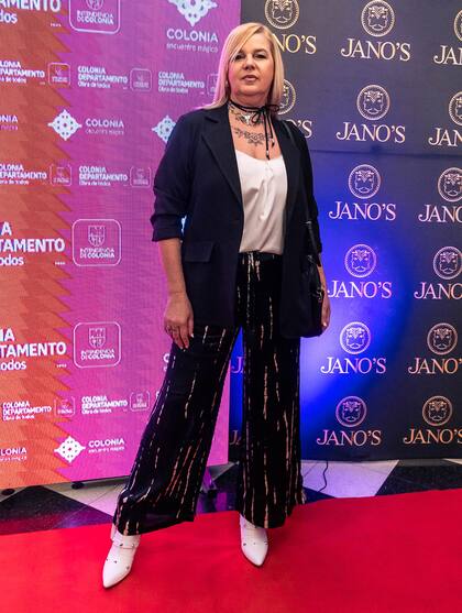 Virginia de Gran Hermano, con un look muy sobrio, también estuvo en la feria de turismo, en donde Colonia se presentó como un destino ideal para las próximas vacaciones de verano