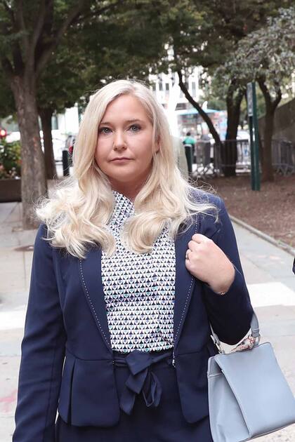 Virginia Giuffre demandó en un tribunal de Estados Unidos al príncipe Andrés por abusar de ella cuando era menor y estaba dentro de la red del millonario Jeffrey Epstein. La semana pasada, finalmente, llegaron a un acuerdo y el hijo de la Reina ya no deberá sentarse en el banquillo de los acusados.