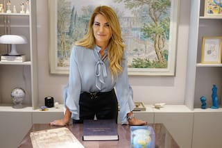 Es la escribana de los famosos y tambera de Lincoln, donde intenta sostener el legado familiar