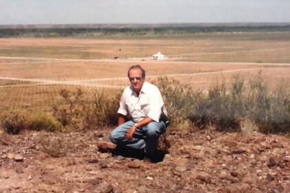 Visionario: en 1999 Julio Viola plantaba los primeros viñedos en San Patricio del Chañar; después fundó la Cámara de bodegas exportadoras de la Patagonia junto a las bodegas de Río Negro y trabaja para posicionar los vinos patagónicos en el mundo.