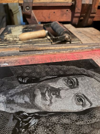 Visita al taller del grabador Víctor Delhez en Mendoza