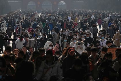 Visitantes en el Templo del Cielo, en Pekín. (AP/Andy Wong)