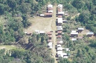 Vista aérea de Alto Mantaro, uno de los centros poblados de Vizcatán del Ene de donde varias familias han huido por el asedio del terrorismo