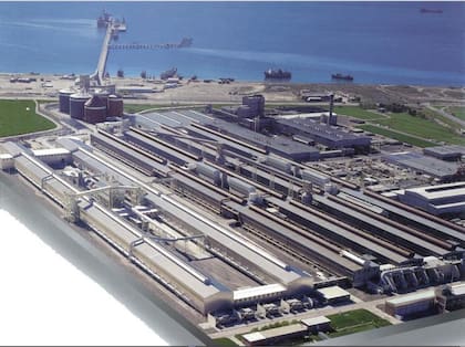 Vista aérea de Aluar, la única fábrica de aluminio del país