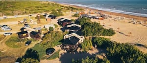 El paraíso de mar que tiene 23 habitantes y fue construido “a mano” por una pionera obstinada