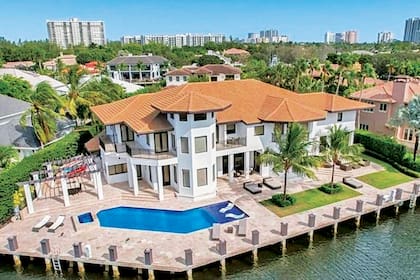 Vista aérea de la casa que los Messi compraron recientemente en Bay Colony (el terreno tiene 1765 metros cuadrados), el barrio más seguro de Fort Lauderdale, con vigilancia las 24 horas y a ocho kilómetros del DRV PNK Stadium.